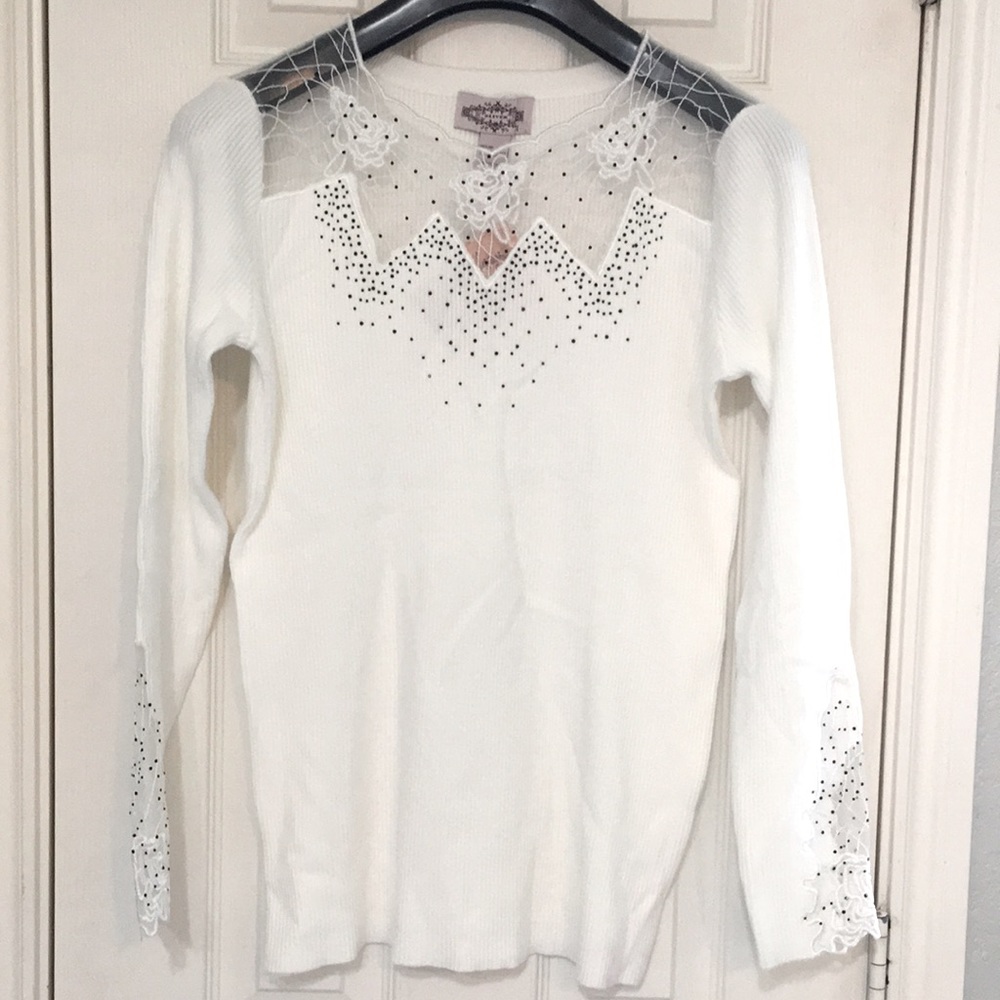 NWT Oliver By Escio White  tight fitting sweater with a floral lace neckline M